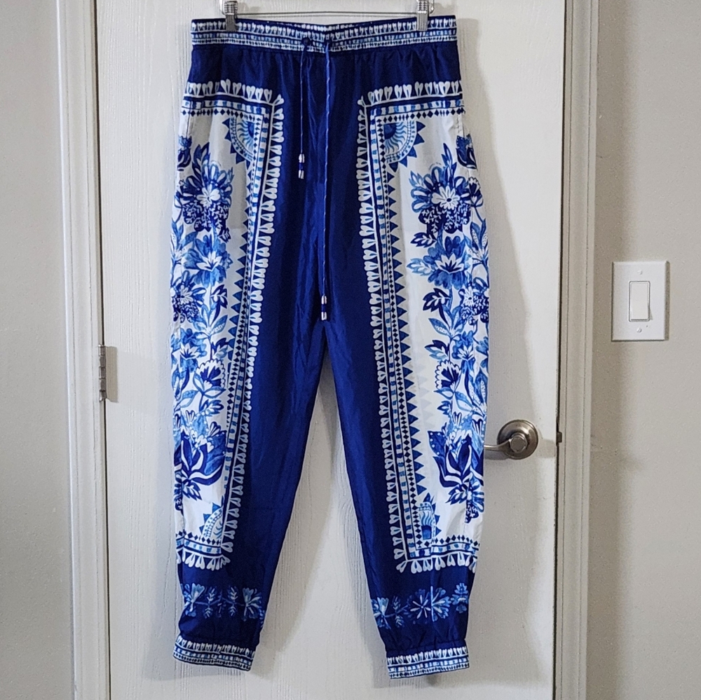 New!FARM‎ Rio Flora Tapestry Pants - Picture 8 of 16